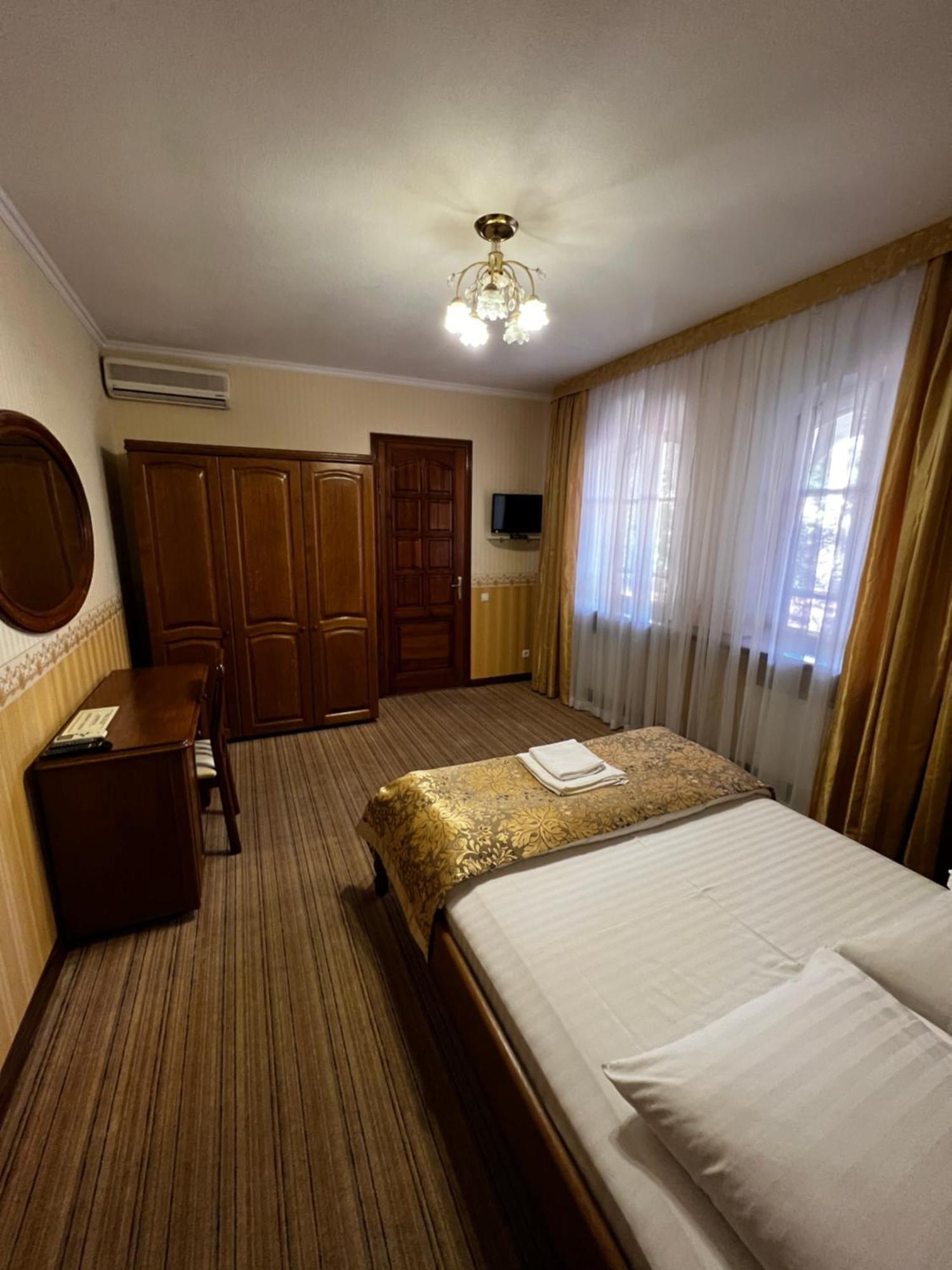 Zolotoy Fazan Hotel Mîkolaiiv Exterior foto